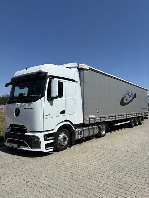 Mercedes-Benz Actros L nyerges vontató N&N ponyvás félpótkocsival